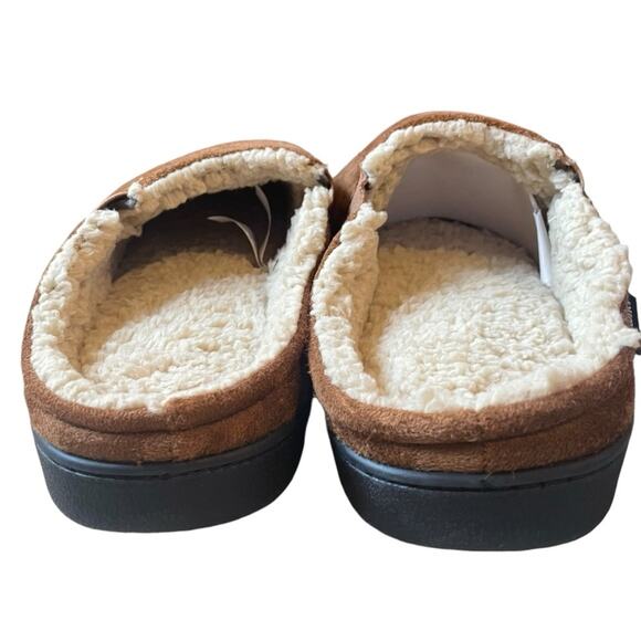 Isotoner Signature Memory Foam Slippers Size 8-9 Medium NWT - Picture 5 of 13